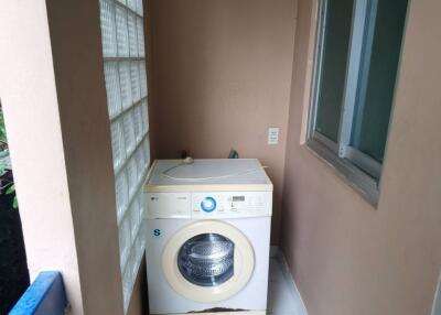 2-BR Apt. near BTS Chong Nonsi