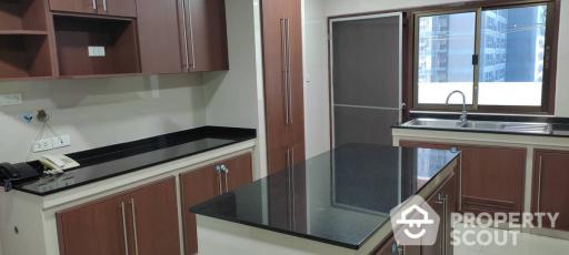 3-BR Apt. near MRT Sukhumvit