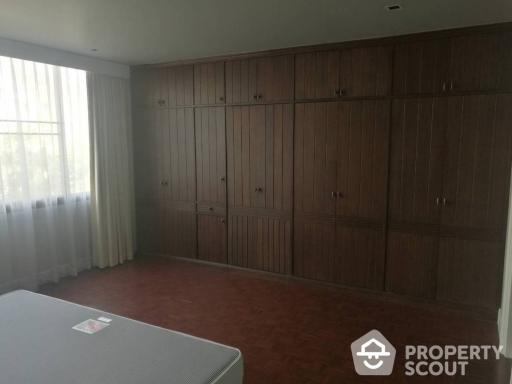 2-BR Apt. near BTS Phloen Chit (ID 511299)