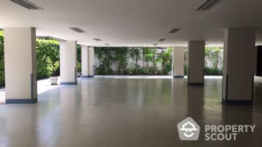 4-BR Apt. near MRT Lumphini