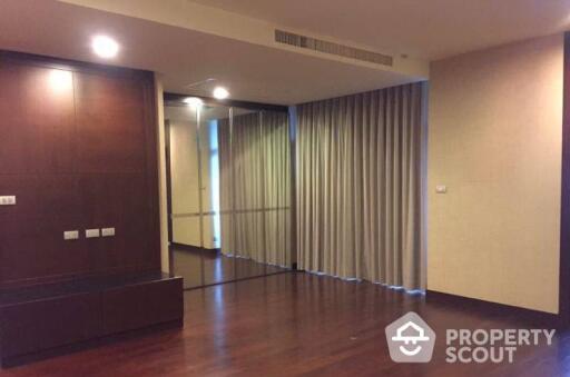 4-BR Apt. near MRT Lumphini