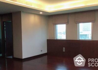 4-BR Apt. near MRT Lumphini