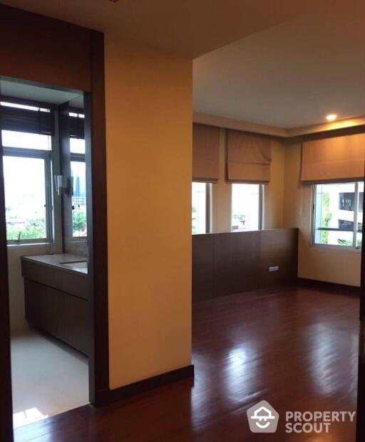 4-BR Apt. near MRT Lumphini