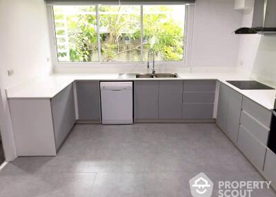 3-BR Serviced Apt. near BTS Thong Lor