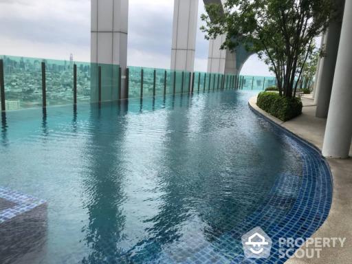 2-BR Condo at Life Ratchadapisek near MRT Huai Khwang