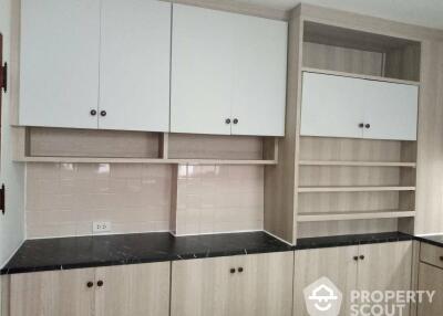 3-BR Apt. near BTS Phrom Phong (ID 211862)