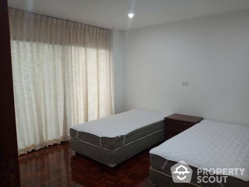 3-BR Apt. near BTS Phrom Phong (ID 211862)