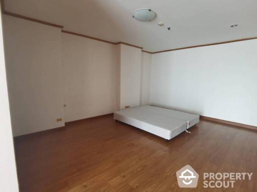 3-BR Apt. near BTS Ekkamai (ID 515385)