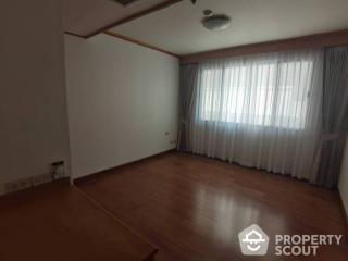 3-BR Apt. near BTS Ekkamai (ID 515385)