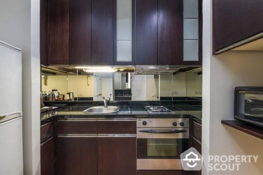 Studio Serviced Apt. near BTS Phrom Phong