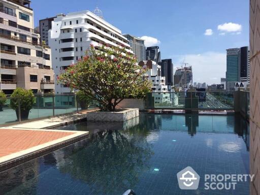 1-BR Condo at The Crest Ruamrudee near BTS Phloen Chit