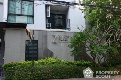 1-BR Condo at Zenith Place Sukhumvit 42 Condominium near BTS Ekkamai