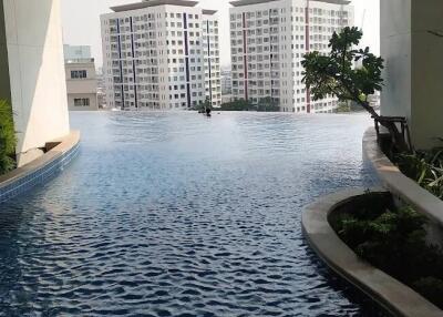 1-BR Condo at Sky Walk Residences near BTS Phra Khanong