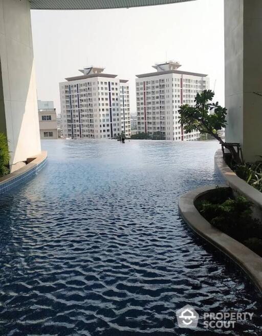 1-BR Condo at Sky Walk Residences near BTS Phra Khanong