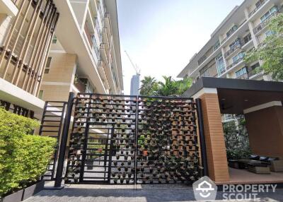 1-BR Condo at The Clover Thonglor Residence near BTS Thong Lor