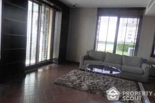 2-BR Condo at Villa Asoke near MRT Phetchaburi