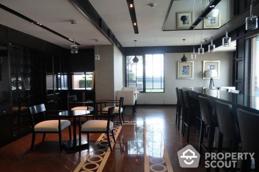 2-BR Condo at Villa Asoke near MRT Phetchaburi