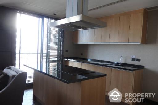 2-BR Condo at Villa Asoke near MRT Phetchaburi