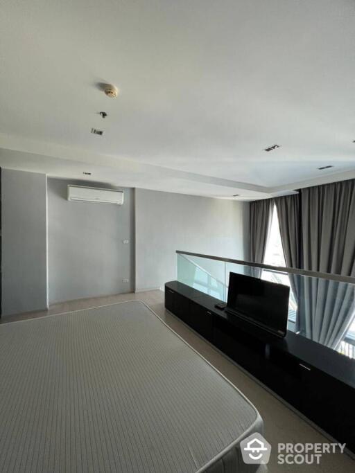 1-BR Condo at Rhythm Sukhumvit 44/1 near BTS Phra Khanong