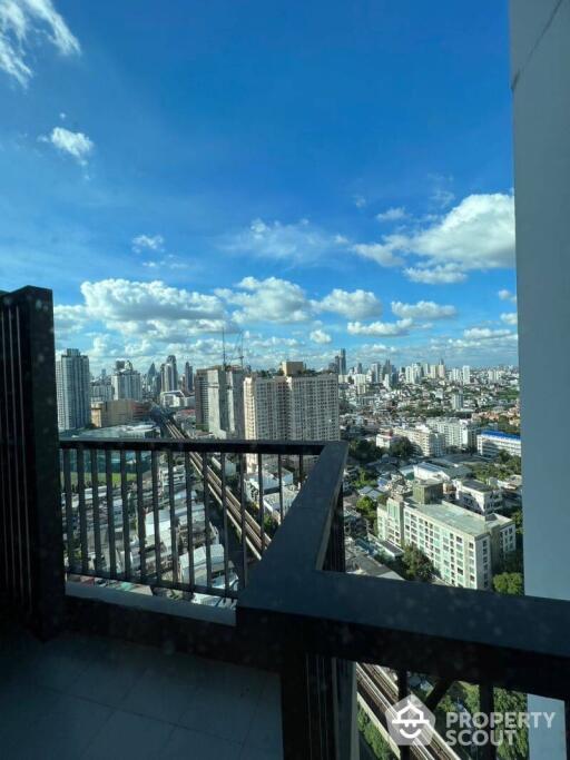 1-BR Condo at Rhythm Sukhumvit 44/1 near BTS Phra Khanong