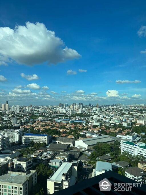 1-BR Condo at Rhythm Sukhumvit 44/1 near BTS Phra Khanong