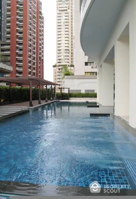 1-BR Condo at The Rajdamri near BTS Ratchadamri