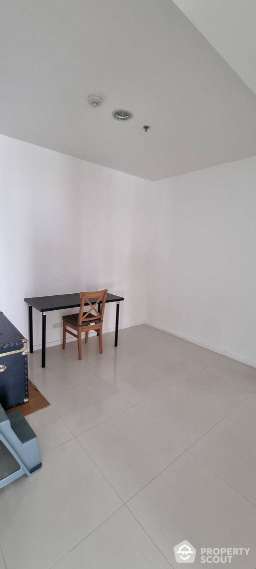 3-BR Condo at The Royal Maneeya Condominium near BTS Chit Lom