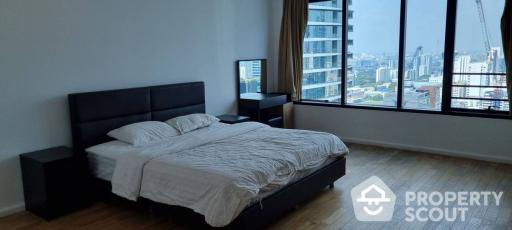 3-BR Condo at The Royal Maneeya Condominium near BTS Chit Lom