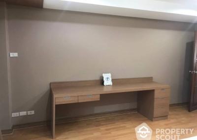 2-BR Apt. near BTS Chong Nonsi