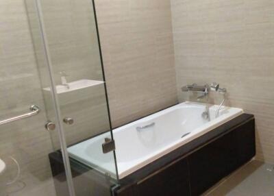 2-BR Apt. near MRT Sukhumvit