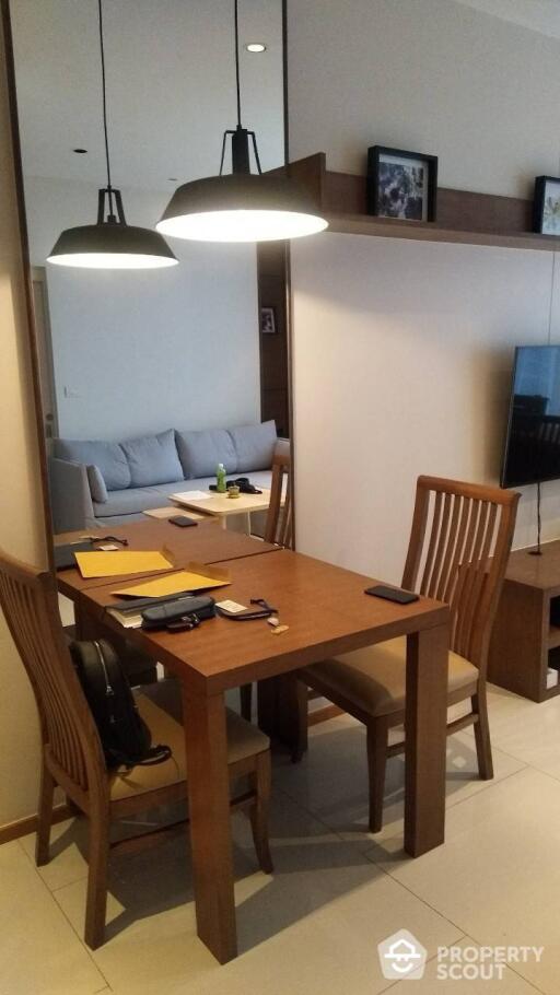 1-BR Condo at The Emporio Place near BTS Phrom Phong (ID 467617)