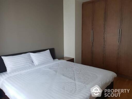 1-BR Condo at The Emporio Place near BTS Phrom Phong (ID 467617)