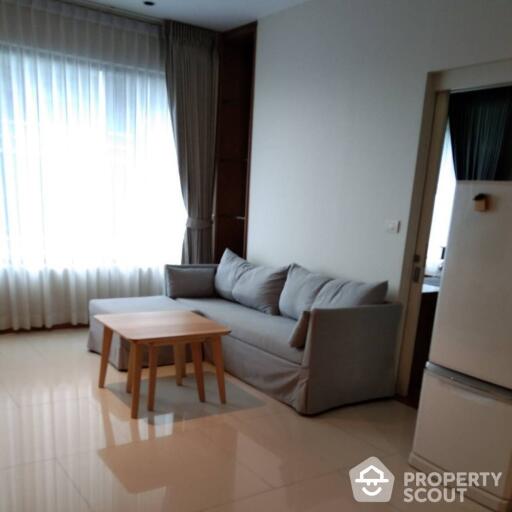 1-BR Condo at The Emporio Place near BTS Phrom Phong (ID 467617)