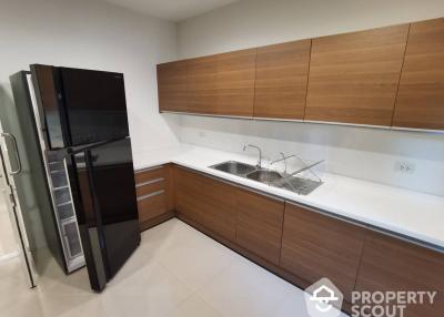 2-BR Townhouse near MRT Phetchaburi