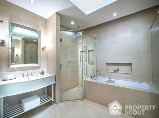 1-BR Condo at Oriental Residence near BTS Phloen Chit (ID 428705)