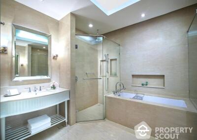 1-BR Condo at Oriental Residence near BTS Phloen Chit (ID 428349)