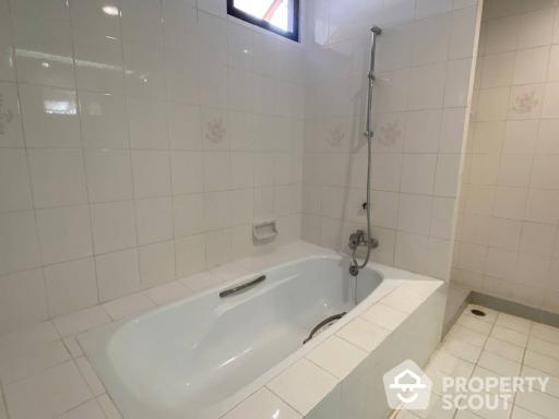 3-BR Apt. near BTS Phrom Phong (ID 405070)