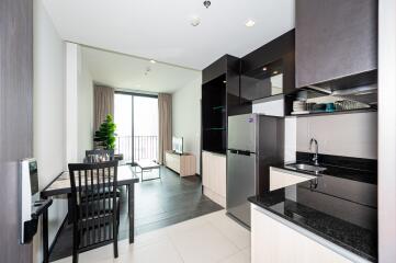 Easy access condo 5 minutes to BTS/MRT