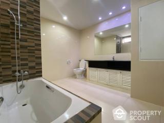 3-BR Apt. near BTS Phrom Phong (ID 405068)