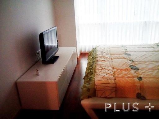 Condo near BTS Nana/bilinguo schools/shops