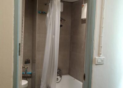 1-BR Serviced Apt. near BTS Phrom Phong (ID 399958)