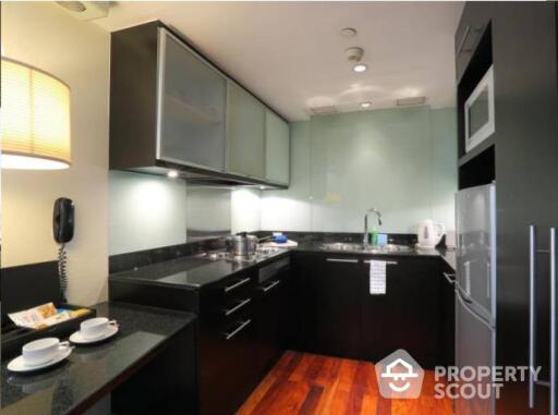 1-BR Serviced Apt. near MRT Si Lom (ID 399947)