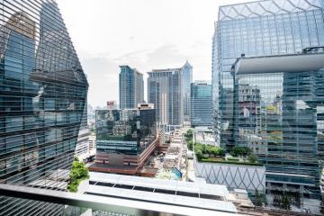 Noble Ploenchit, connecting every convenience.