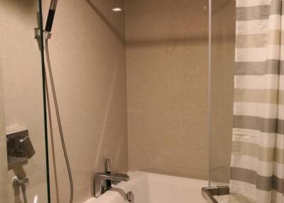 1-BR Condo at Liv @ 49 near BTS Thong Lor