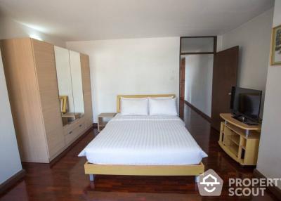 1-BR Apt. near MRT Si Lom