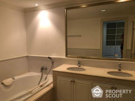 3-BR Apt. near MRT Khlong Toei