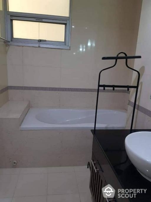 2-BR Condo at Baan Klang Krung Siam-Pathumwan Condominium near BTS Ratchathewi