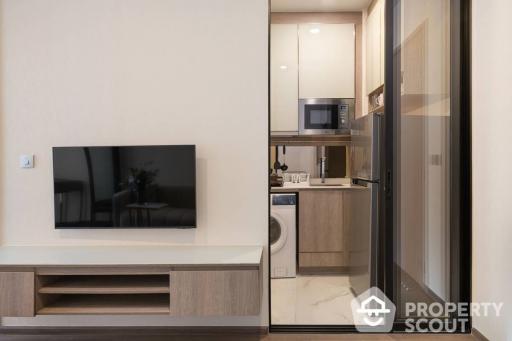 1-BR Serviced Apt. near BTS Phaya Thai