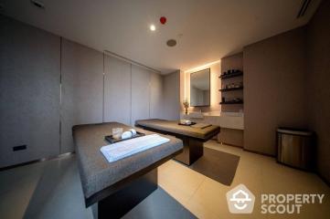 1-BR Serviced Apt. near BTS Phaya Thai