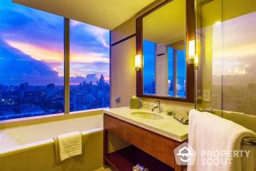 2-BR Serviced Apt. near BTS Asok